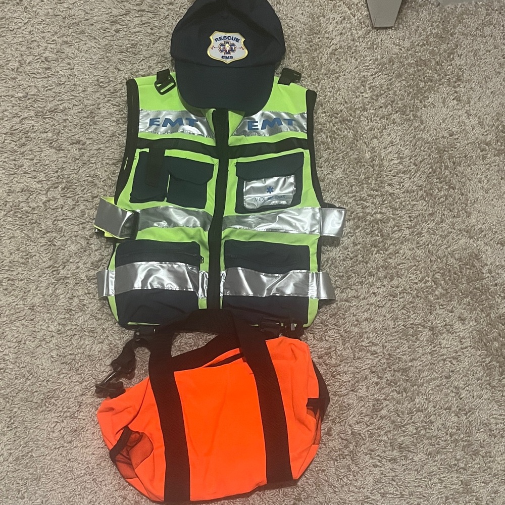 Kids EMT costume for 4years old or 3 years old